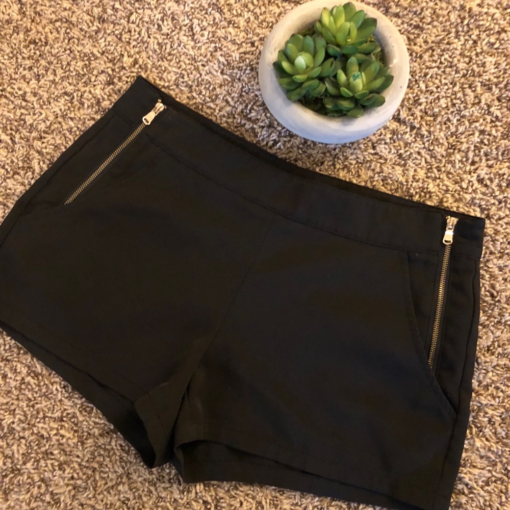 Nice black dress shorts - Picture 2 of 4